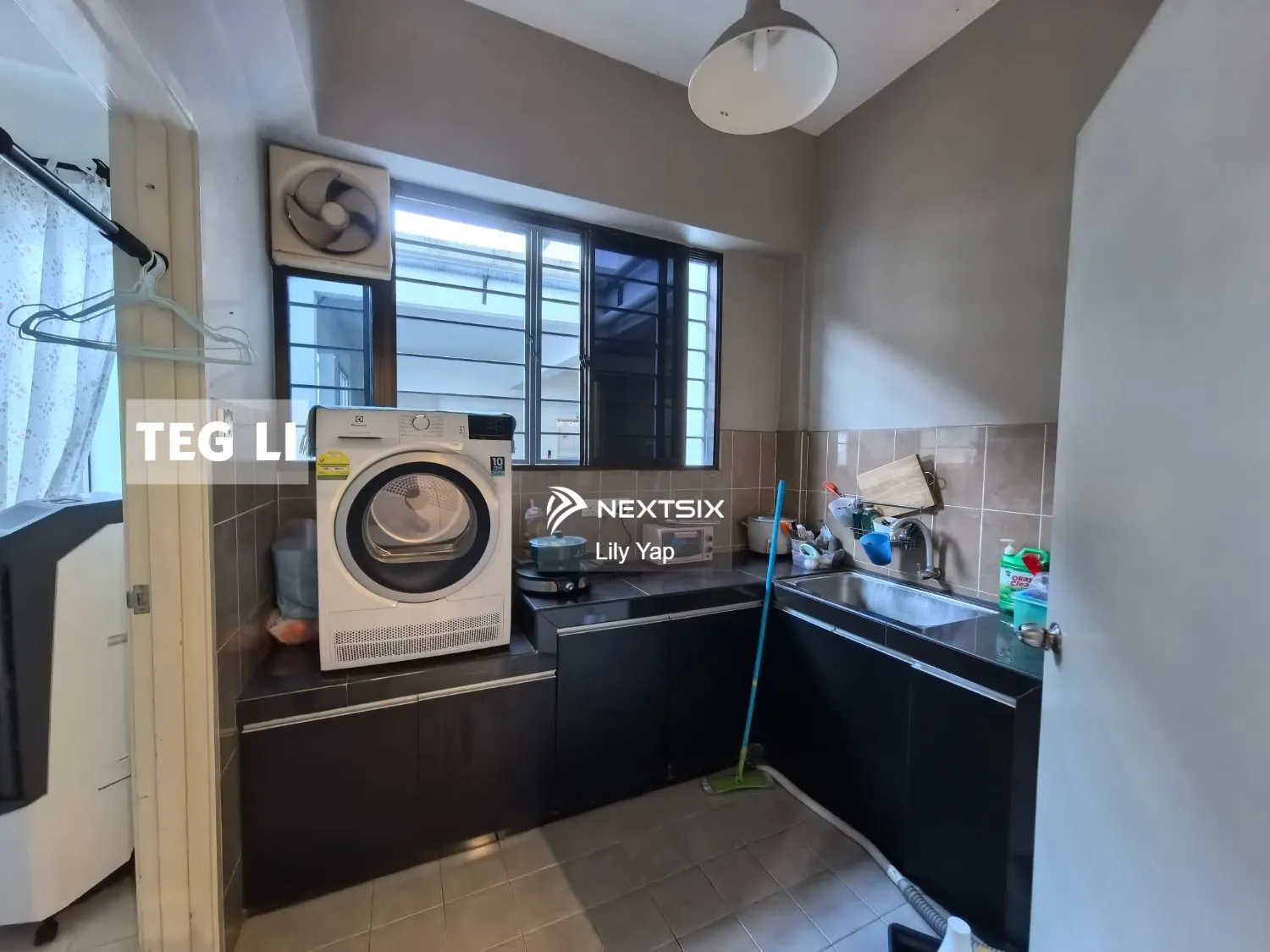 Antilla Lagoon Villas Duplex Townhouse Kota Kemuning Good Condition