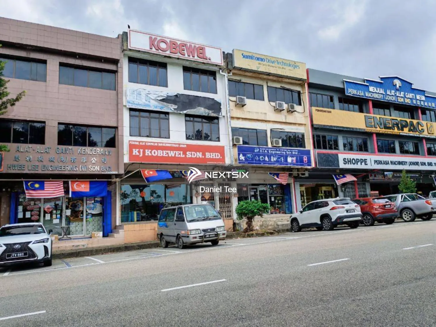 Shop For Sale in Ayer Baloi Johor