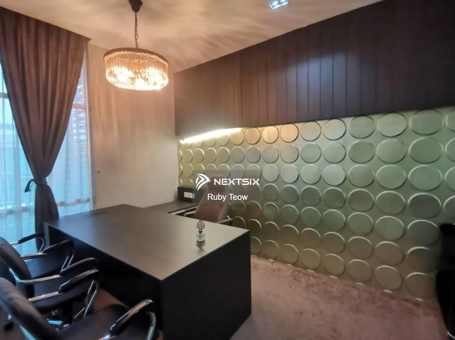 Perdagangan Danga Utama - 3 Storey Shop Lot for Sale or Rent