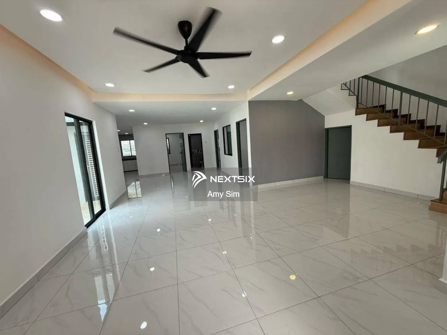 1.5 Storey Semi D @ Jalan Jelatang, Megah Ria, 10 mins to Permas Jaya, 18 mins to JB CIQ