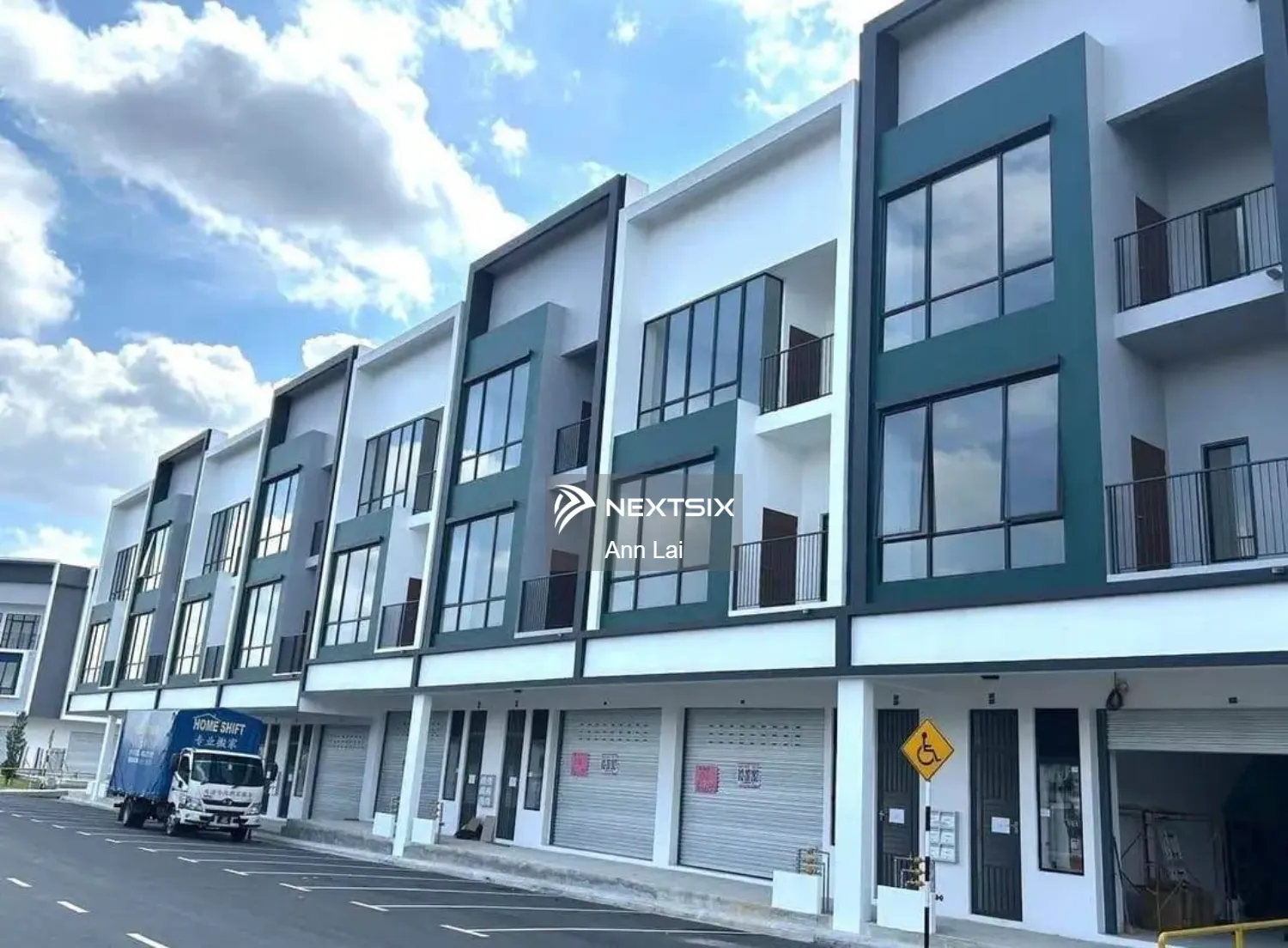 Austin Crest ( Brand New Unit ) 3 Storey Shoplot ( Ground Floor )