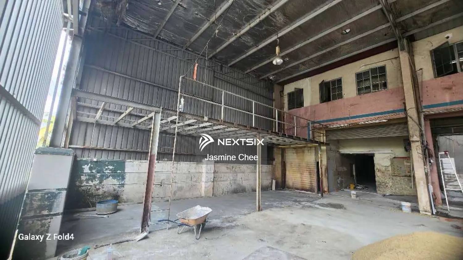 Mount Austin Terrace Factory Adjoining Unit