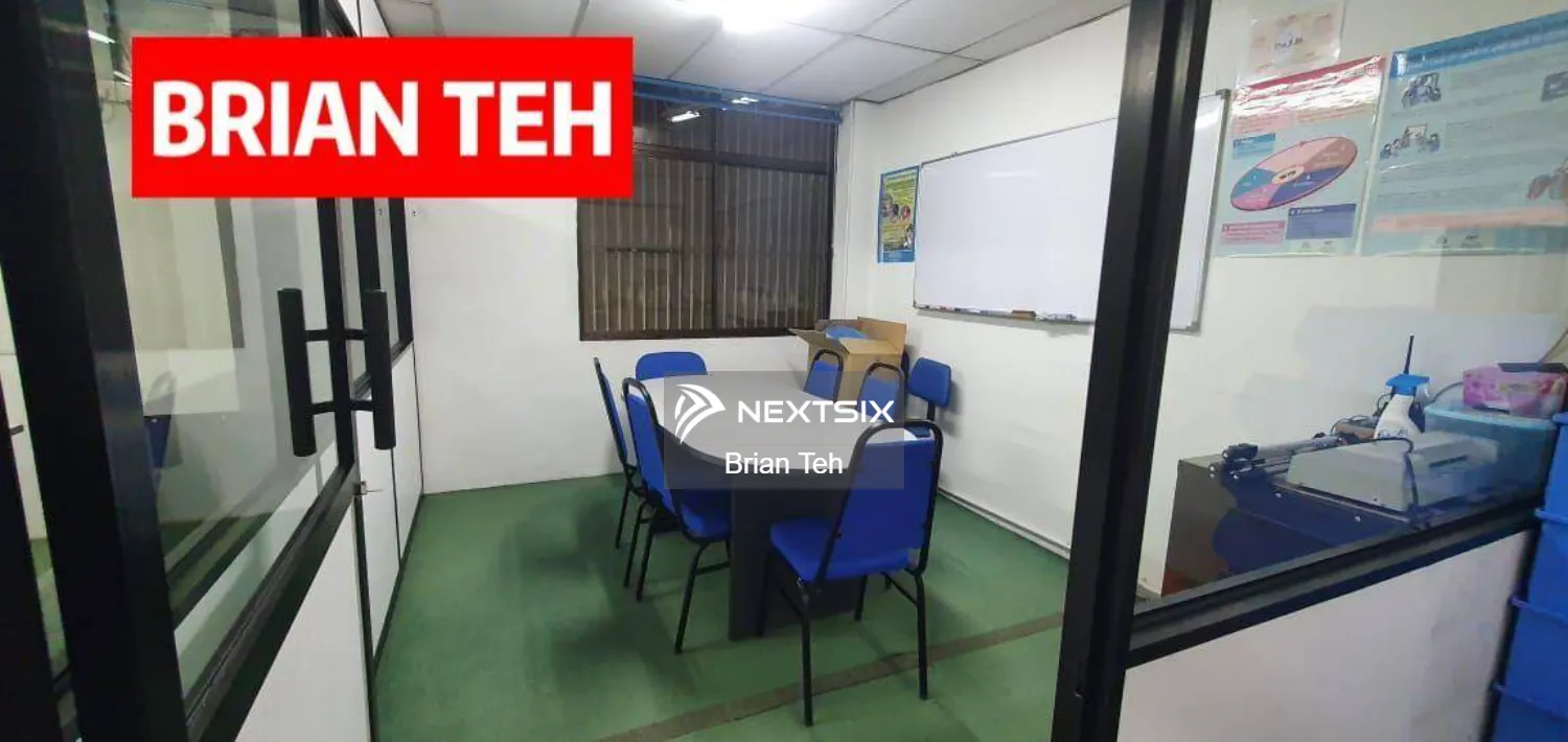 1.5 Storey 2 Adjoining Semi Detached Factory For Rent at Juru