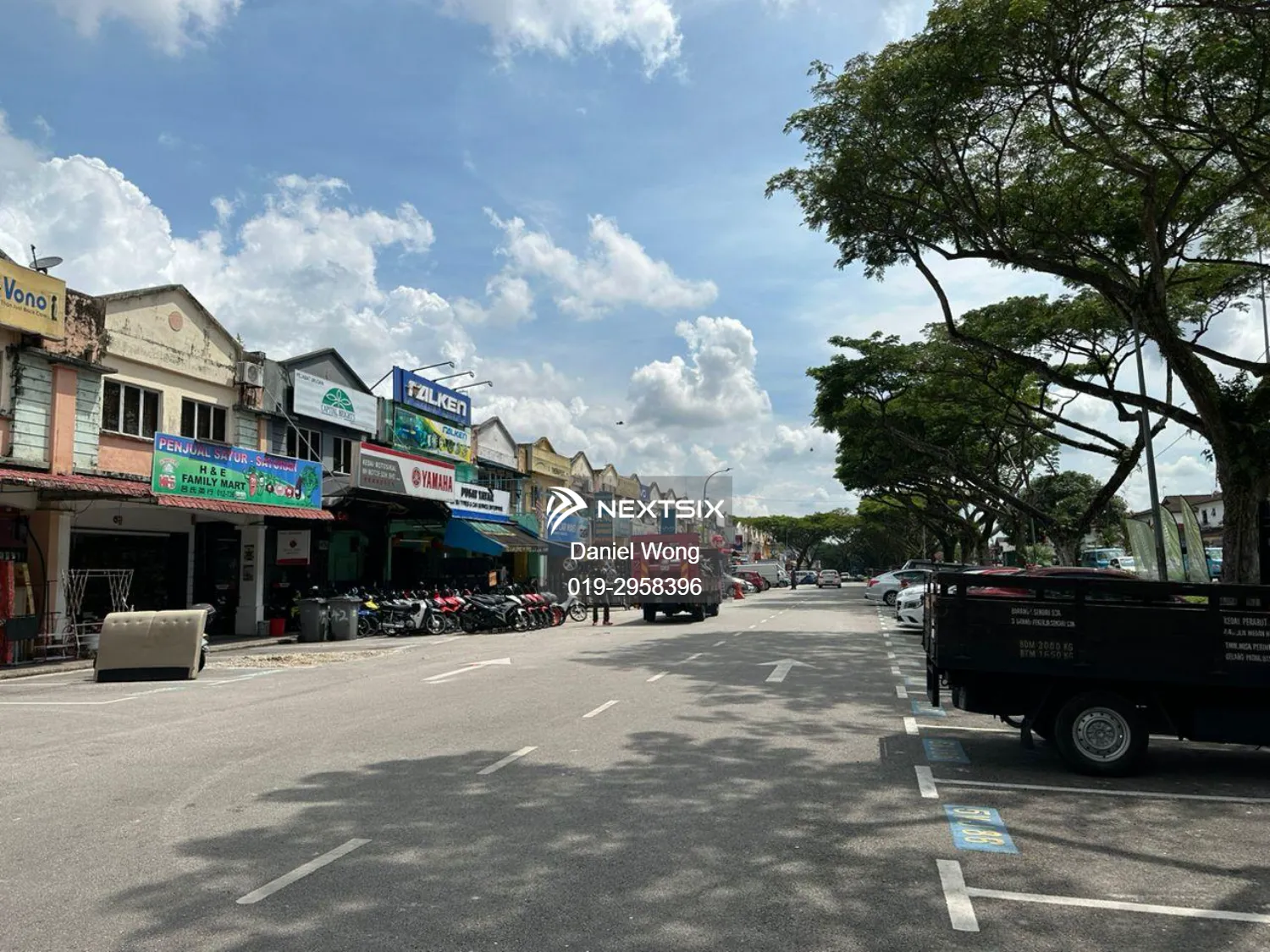 Gelang Patah Double Storey Shop