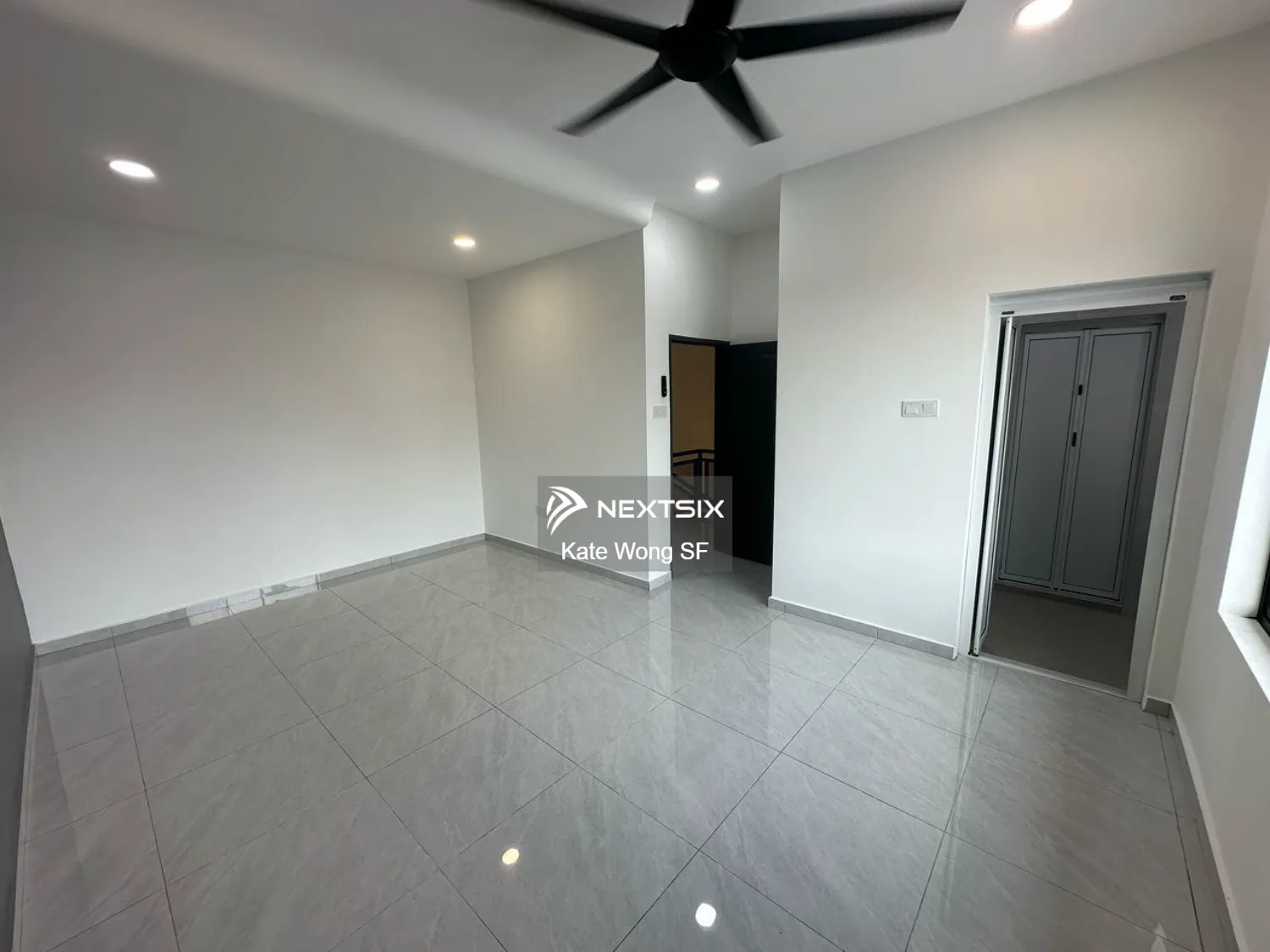 Semi-detached House For Sale in Tampoi Johor - Image 7