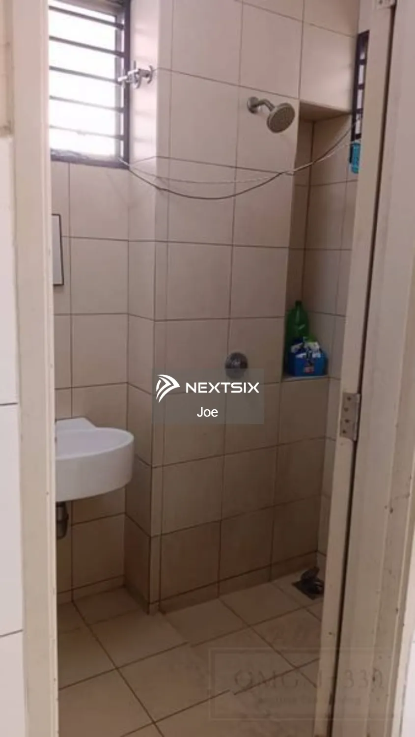 3-sty Terrace/Link House For Sale in Bandar Botanic Selangor - Image 5