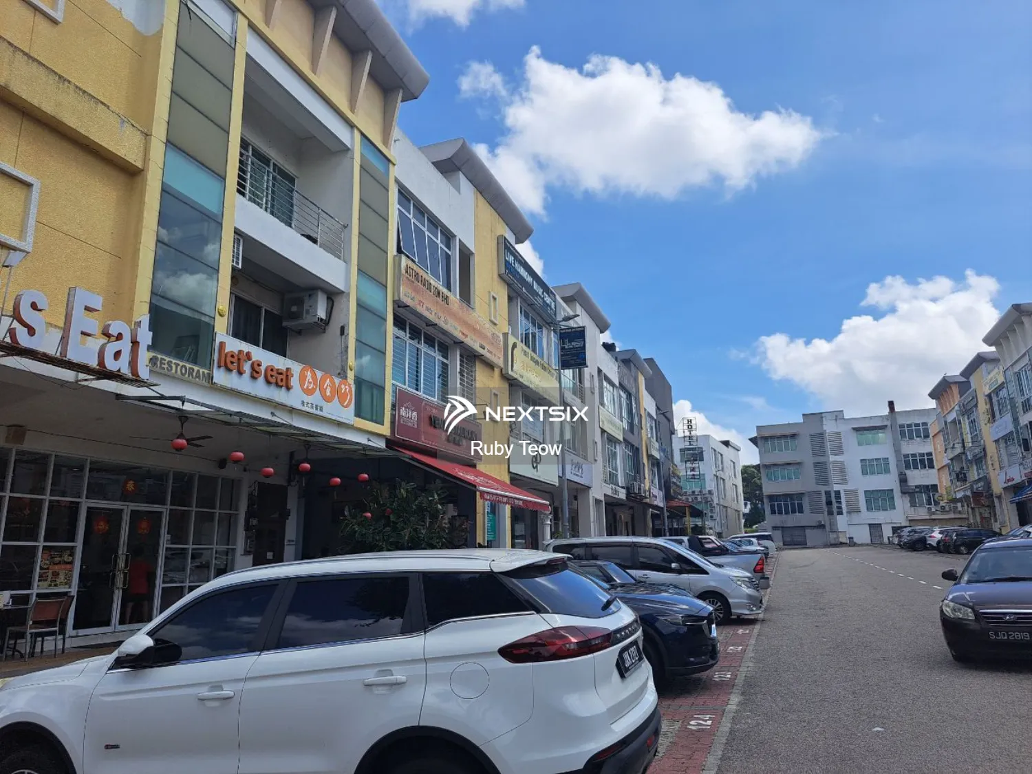 Taman Molek - 3 Storey Shop Lot (Tenanted) for Sale