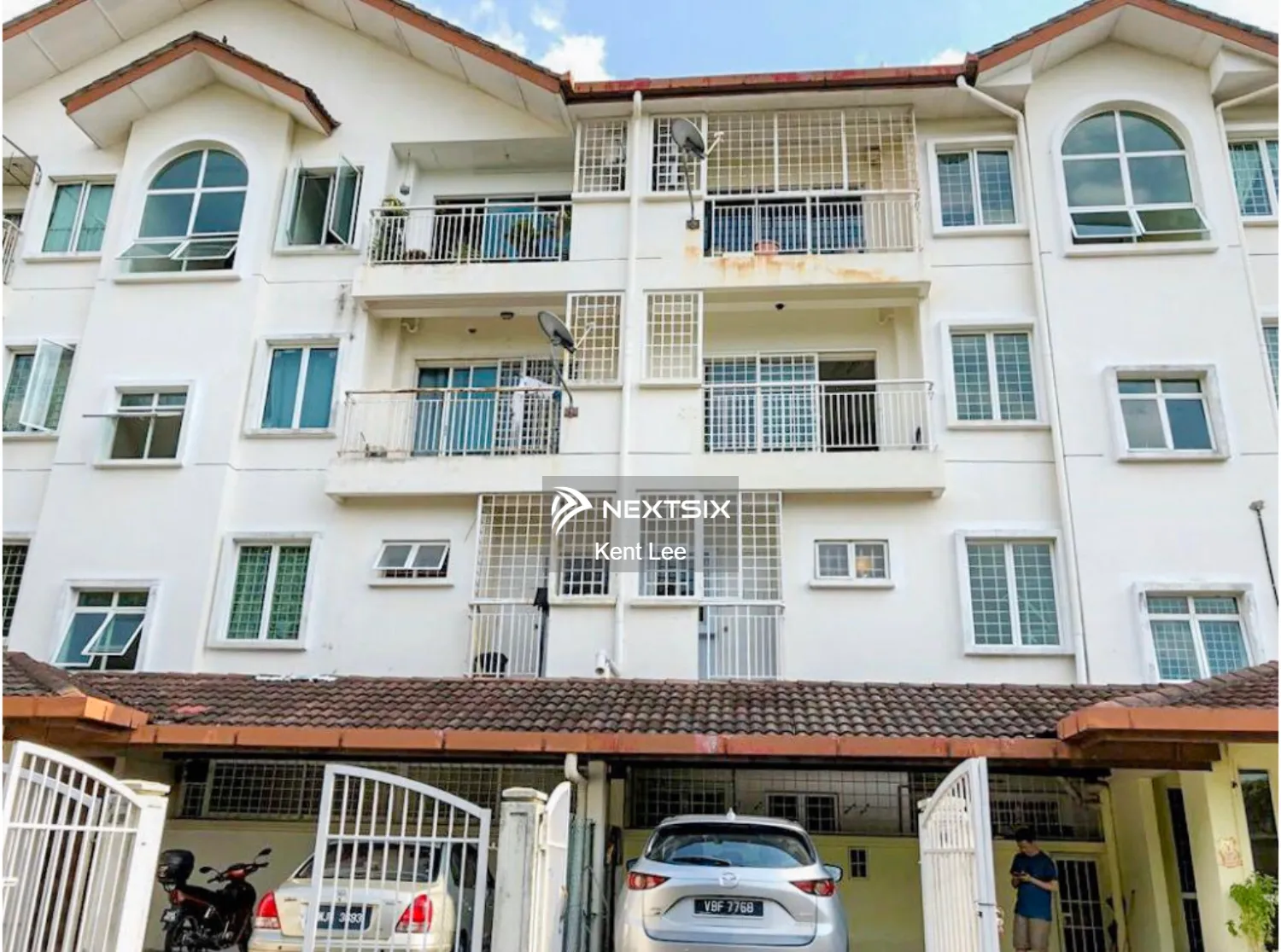Duplex Townhouse Taman Sungai Besi Indah near The Mines Seri Kembangan