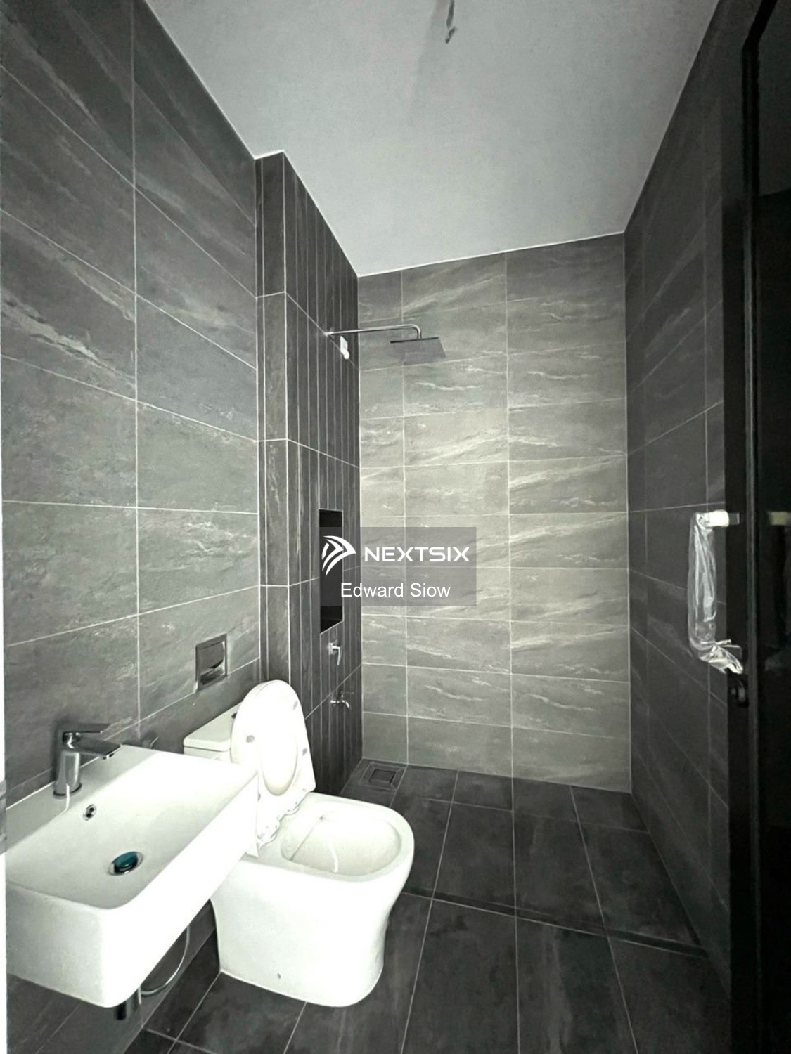 Semi-detached House For Sale in Setia Tropika Johor - Image 10