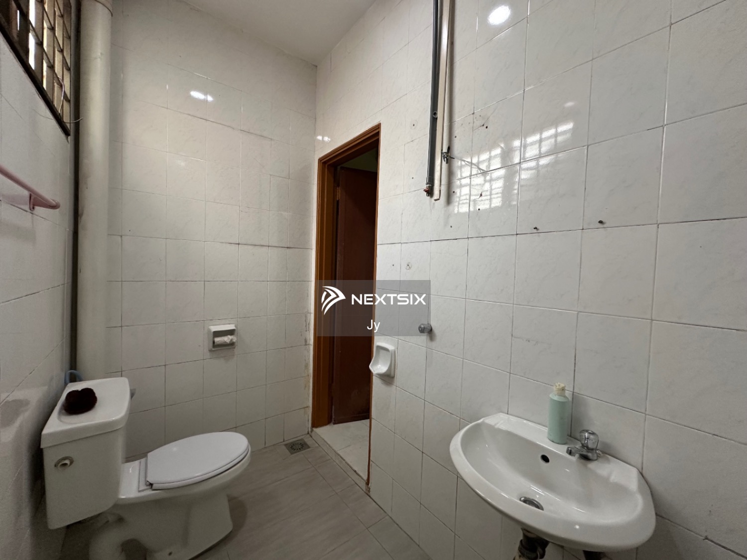 2-sty Terrace/Link House For Rent in Permas Jaya Johor - Image 7