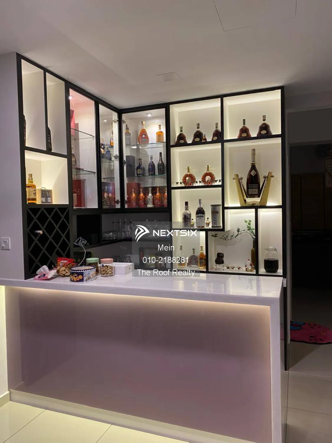 Jadite Suites