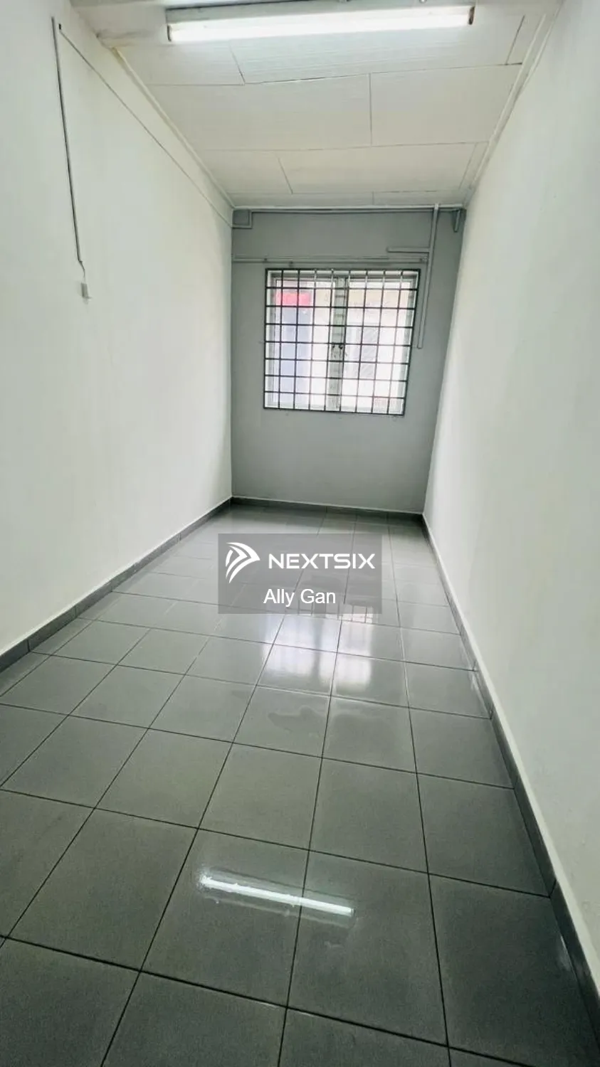 2-sty Terrace/Link House For Sale in Johor Bahru Johor - Image 9