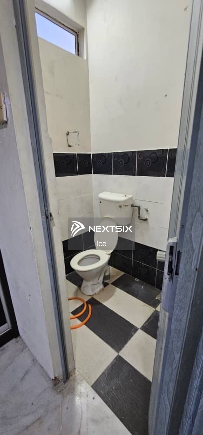 1-sty Terrace/Link House For Sale in Klang Selangor - Image 5