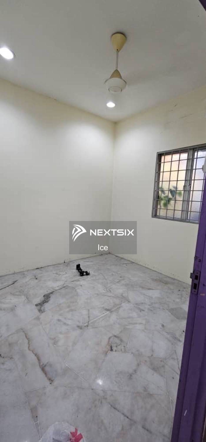 1-sty Terrace/Link House For Sale in Klang Selangor - Image 8