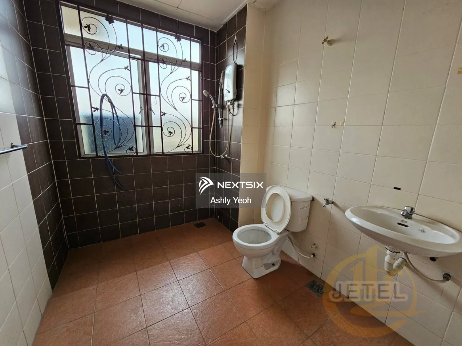 2-sty Terrace/Link House For Sale in Bandar Bukit Tinggi Selangor - Image 5
