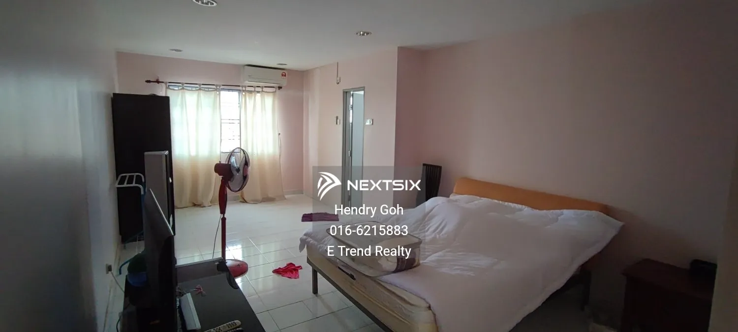 3-sty Terrace/Link House For Sale in Selayang Selangor - Image 6