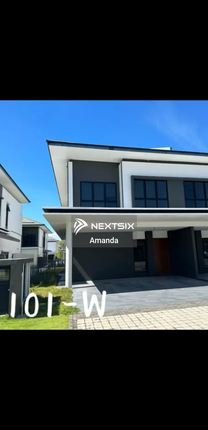 Semi-detached House For Sale in Setia Alam Selangor