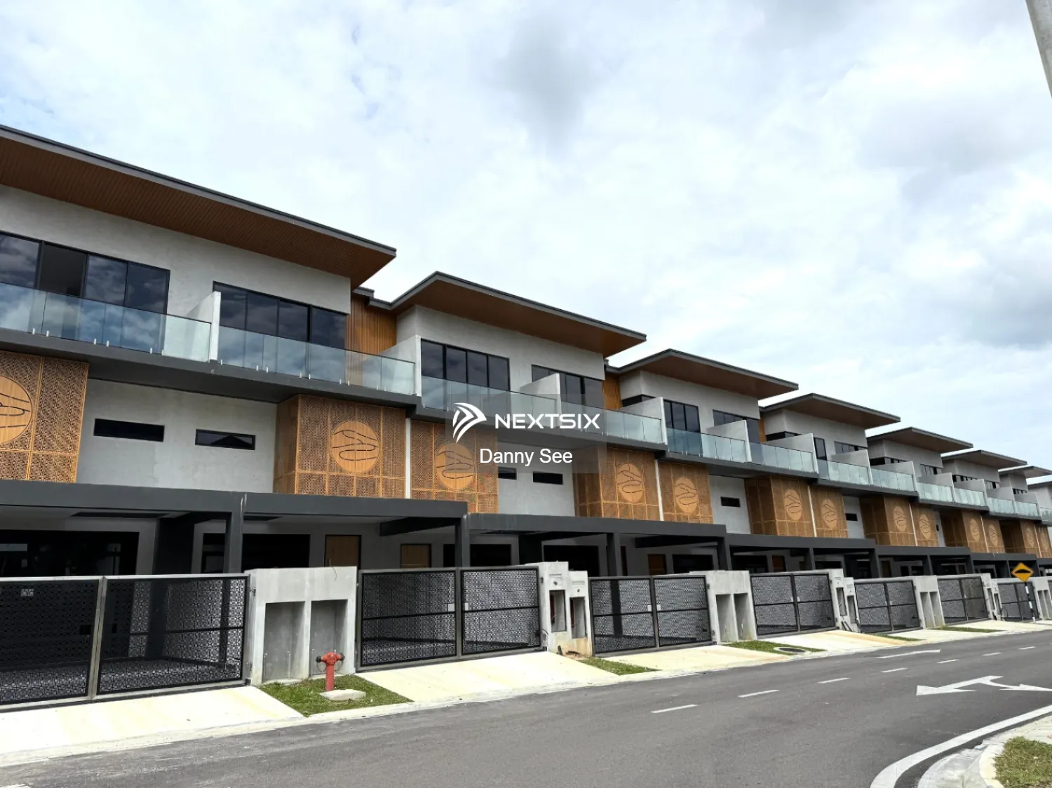 3-sty Terrace/Link House For Sale in Kulai Johor - Image 2