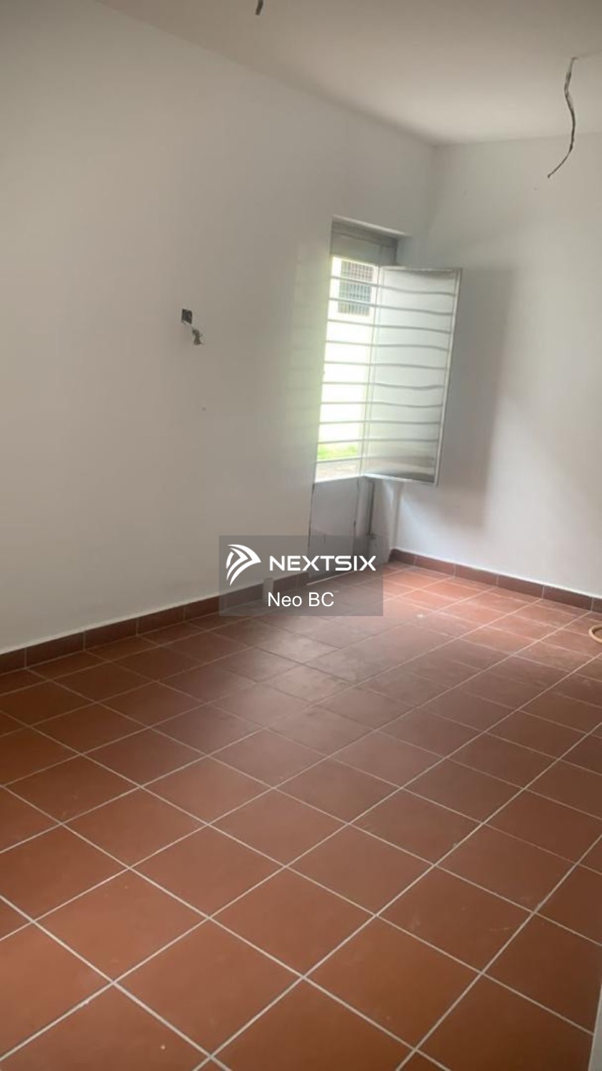 2-sty Terrace/Link House For Sale in Ulu Tiram Johor - Image 6