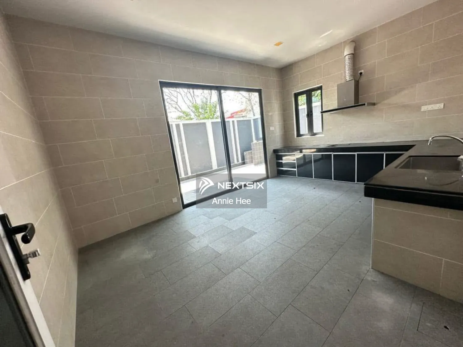 Semi-detached House For Sale in Likas Sabah - Image 6