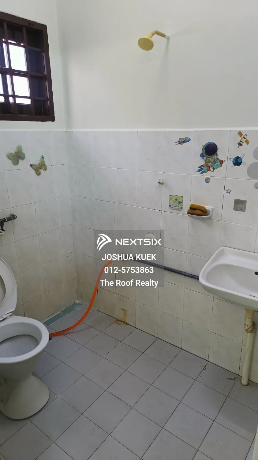 Semi-detached House For Sale in Lumut Perak - Image 16