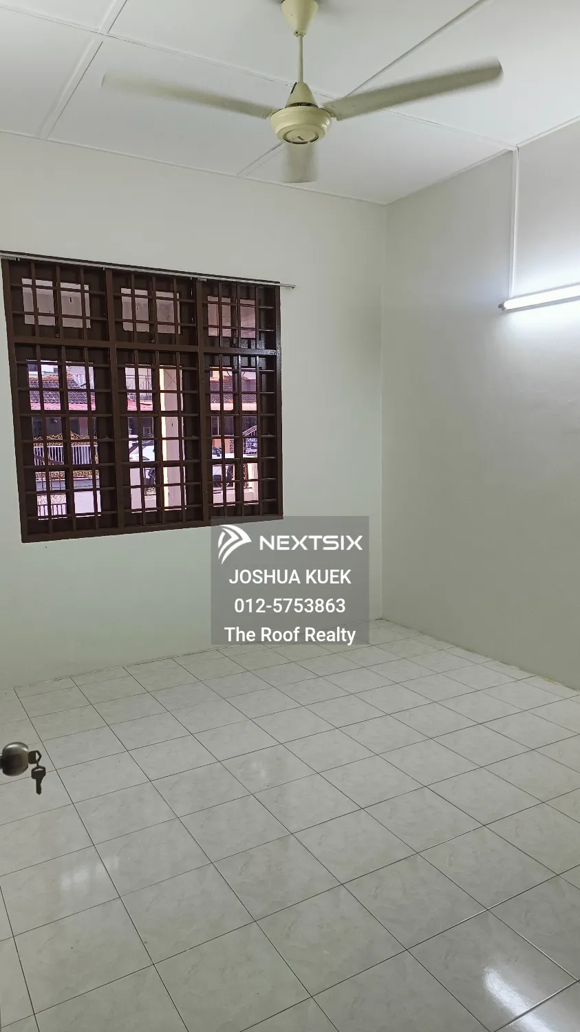 Semi-detached House For Sale in Lumut Perak - Image 9