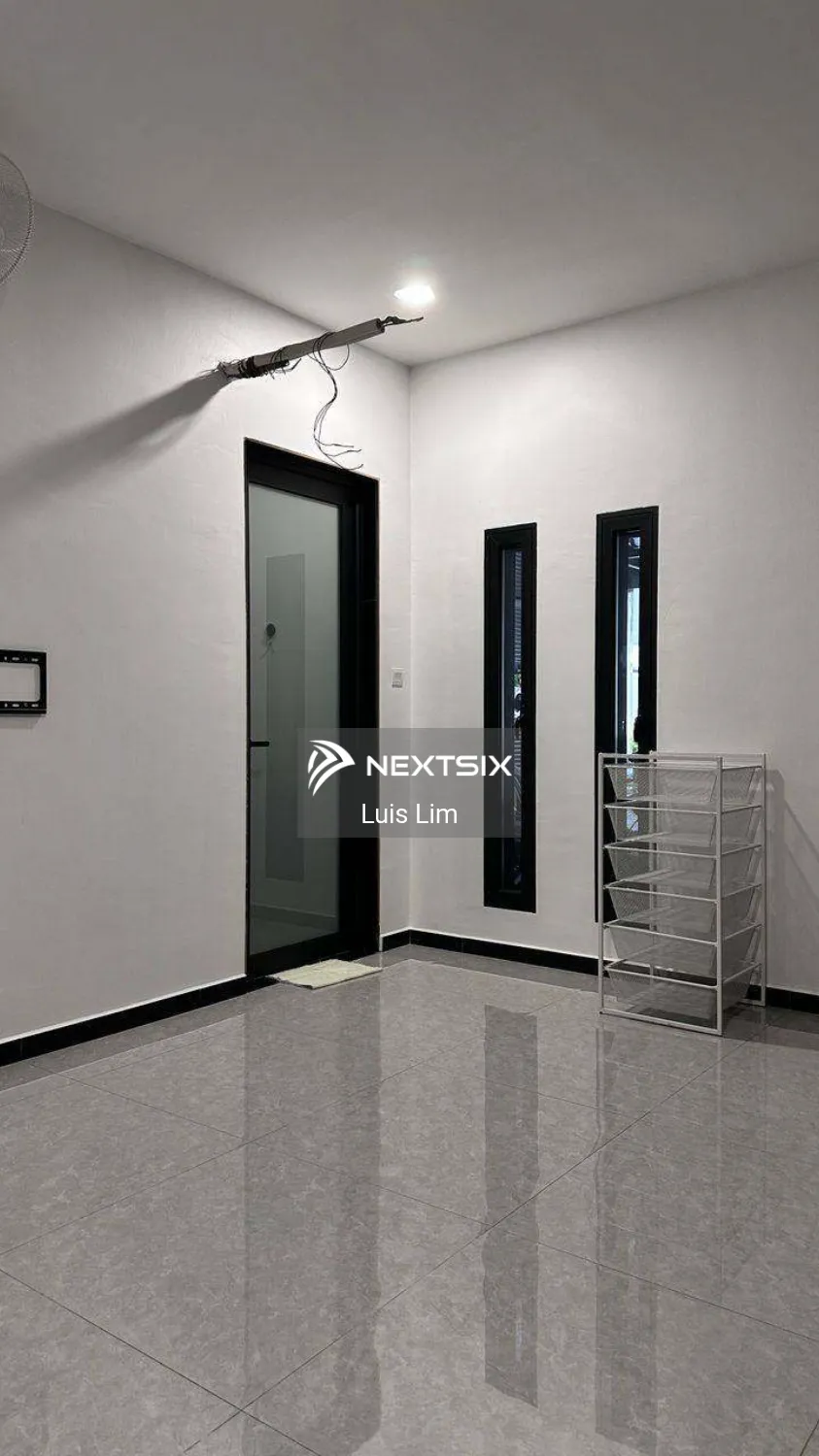 Semi-detached House For Sale in Permas Jaya Johor - Image 6