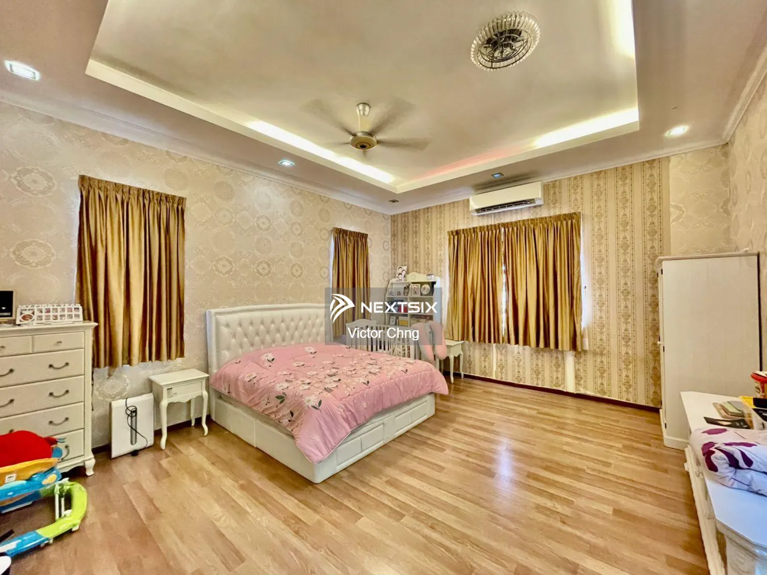 Semi-detached House For Sale in Greenlane Penang