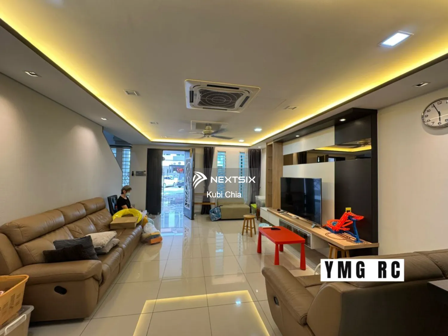 3-sty Terrace/Link House For Sale in Bandar Botanic Selangor - Image 2