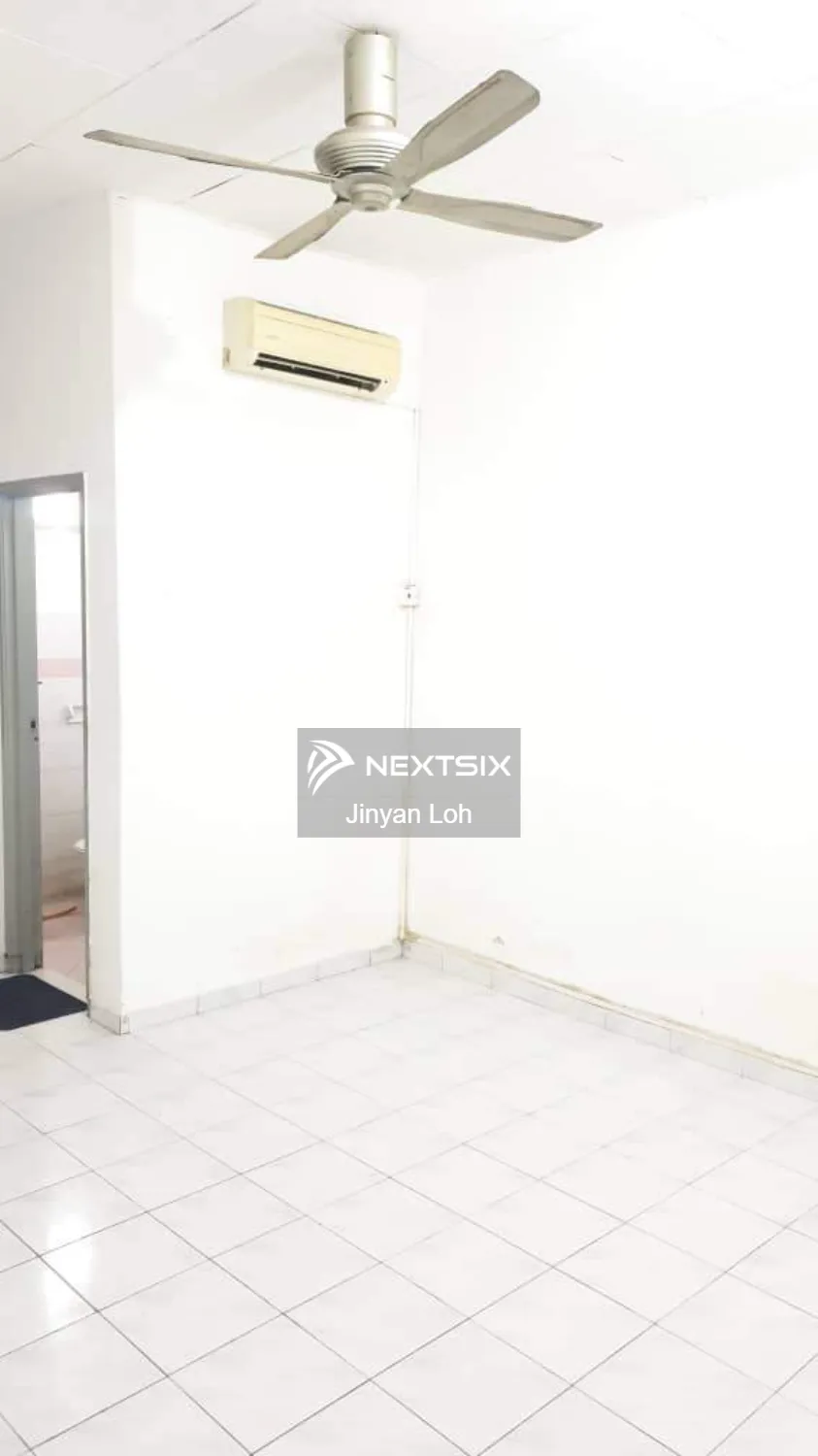1-sty Terrace/Link House For Rent in Gelang Patah Johor - Image 5