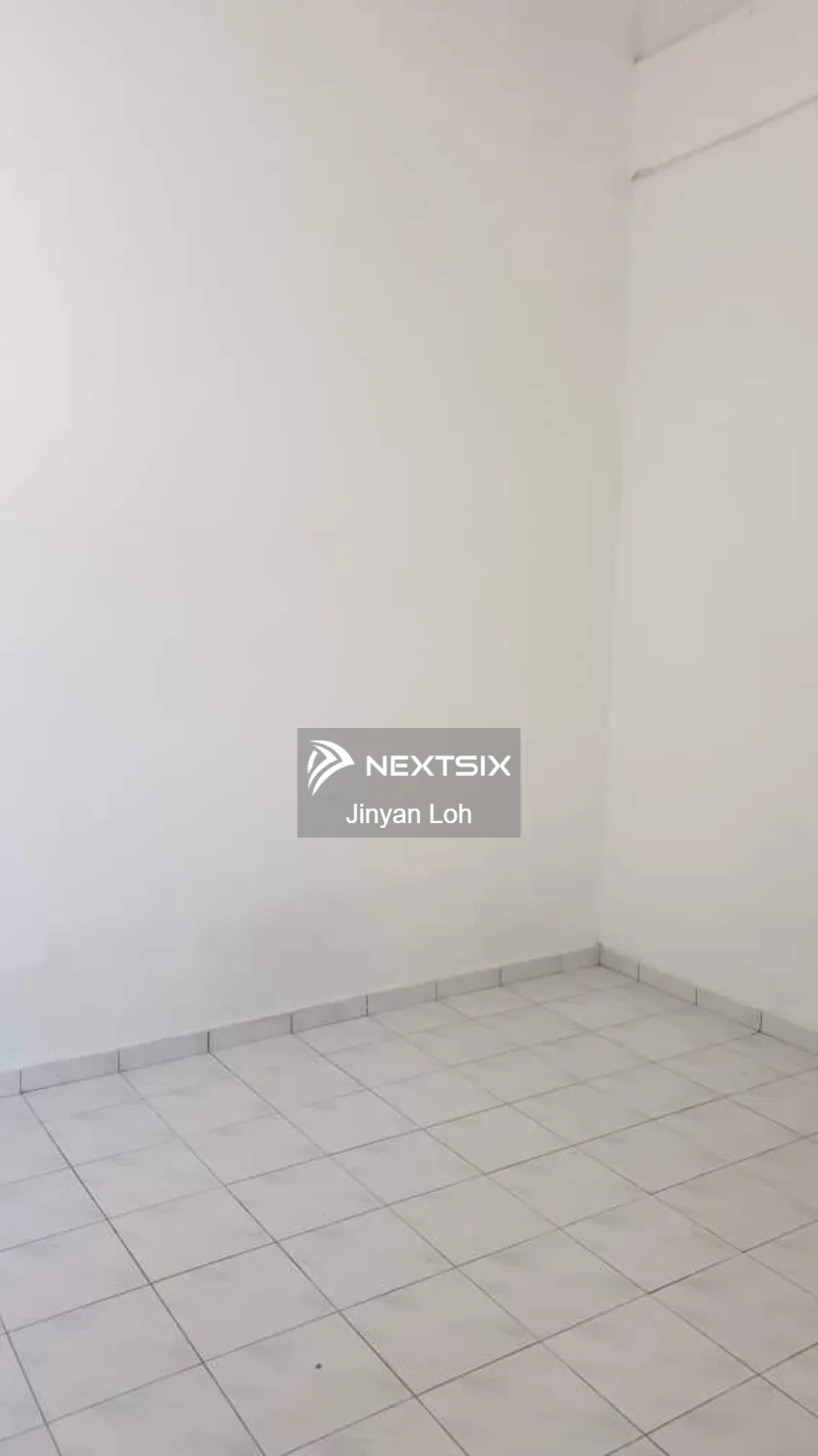 1-sty Terrace/Link House For Rent in Gelang Patah Johor - Image 8