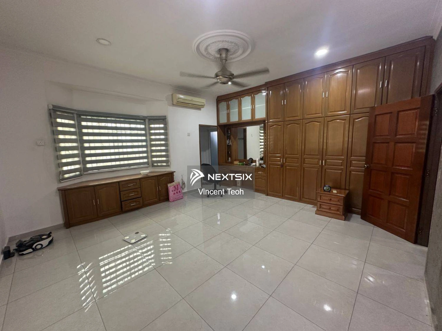 Semi-detached House For Sale in Klang Selangor - Image 8