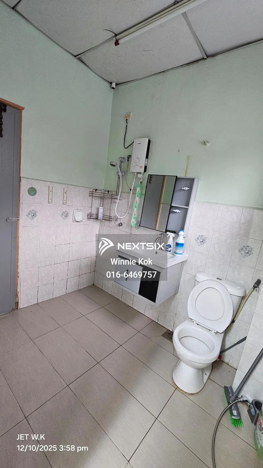 2-sty Terrace/Link House For Rent in Bandar Bukit Tinggi Selangor - Image 9