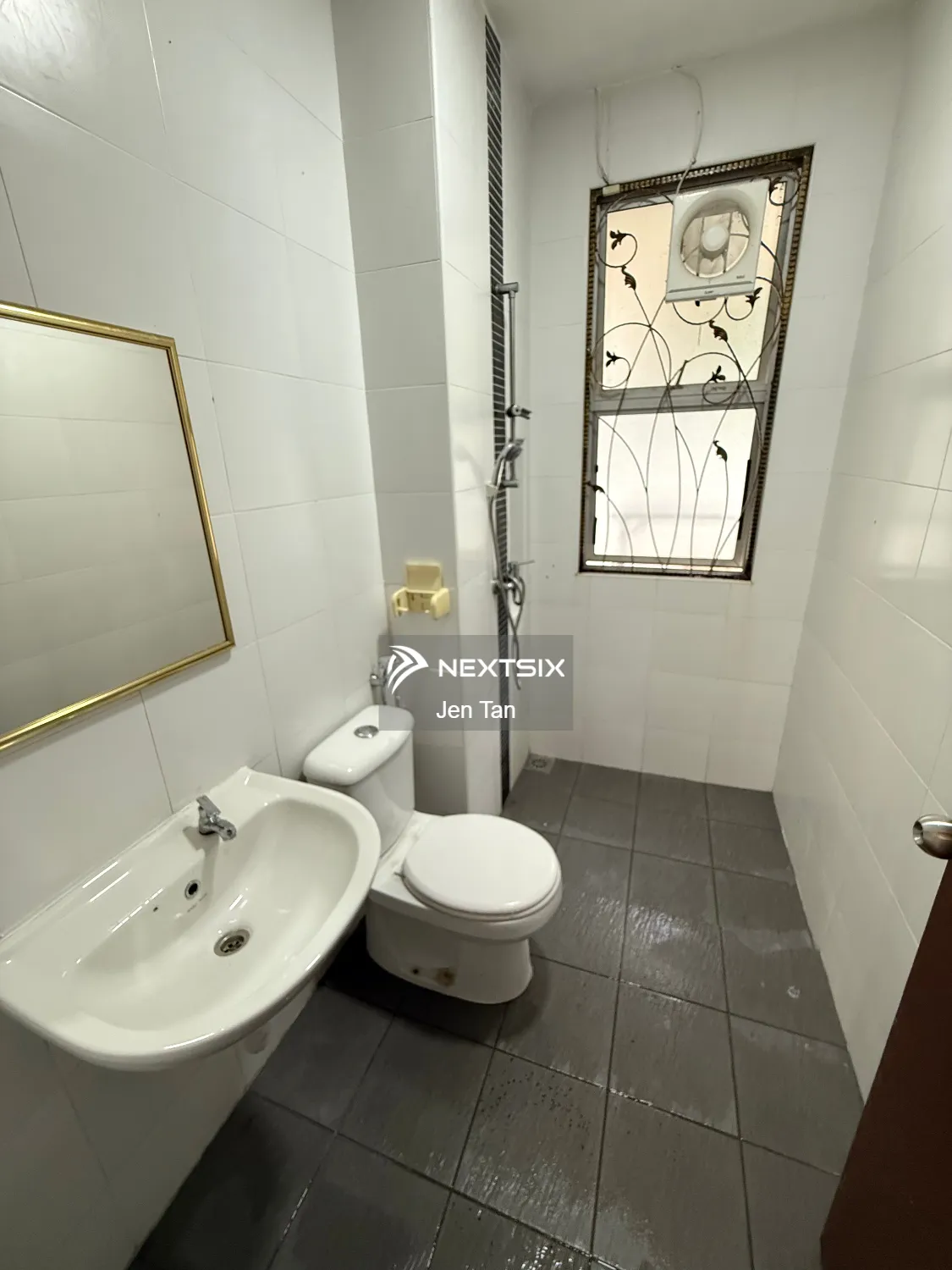 Semi-detached House For Rent in Kota Kemuning Selangor - Image 15