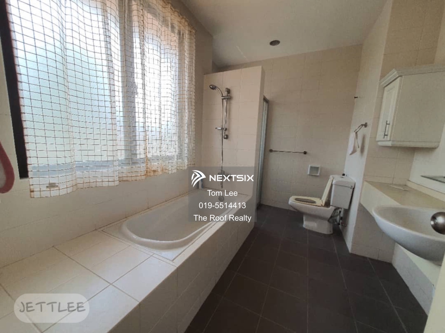 Semi-detached House For Sale in Glenmarie Selangor - Image 4