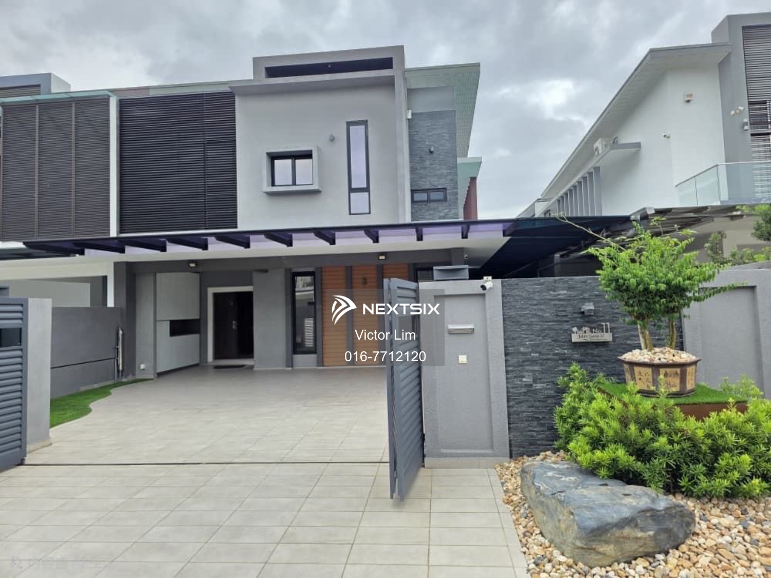 Semi-detached House For Sale in Ulu Tiram Johor
