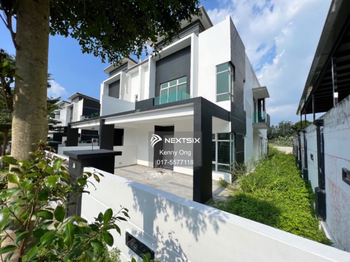 Semi-detached House For Sale in Ulu Tiram Johor