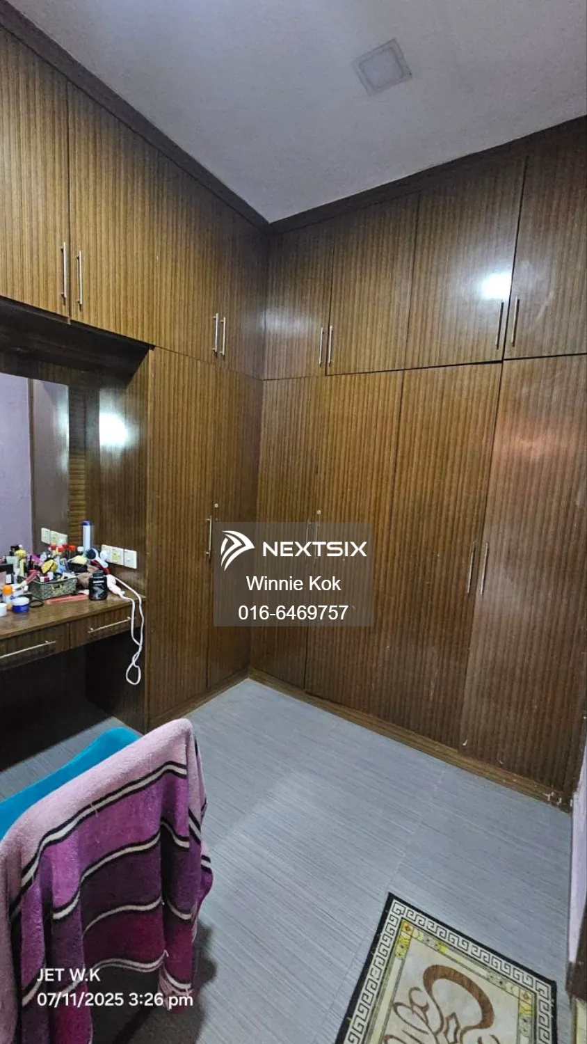 Semi-detached House For Sale in Bandar Bukit Tinggi Selangor - Image 11