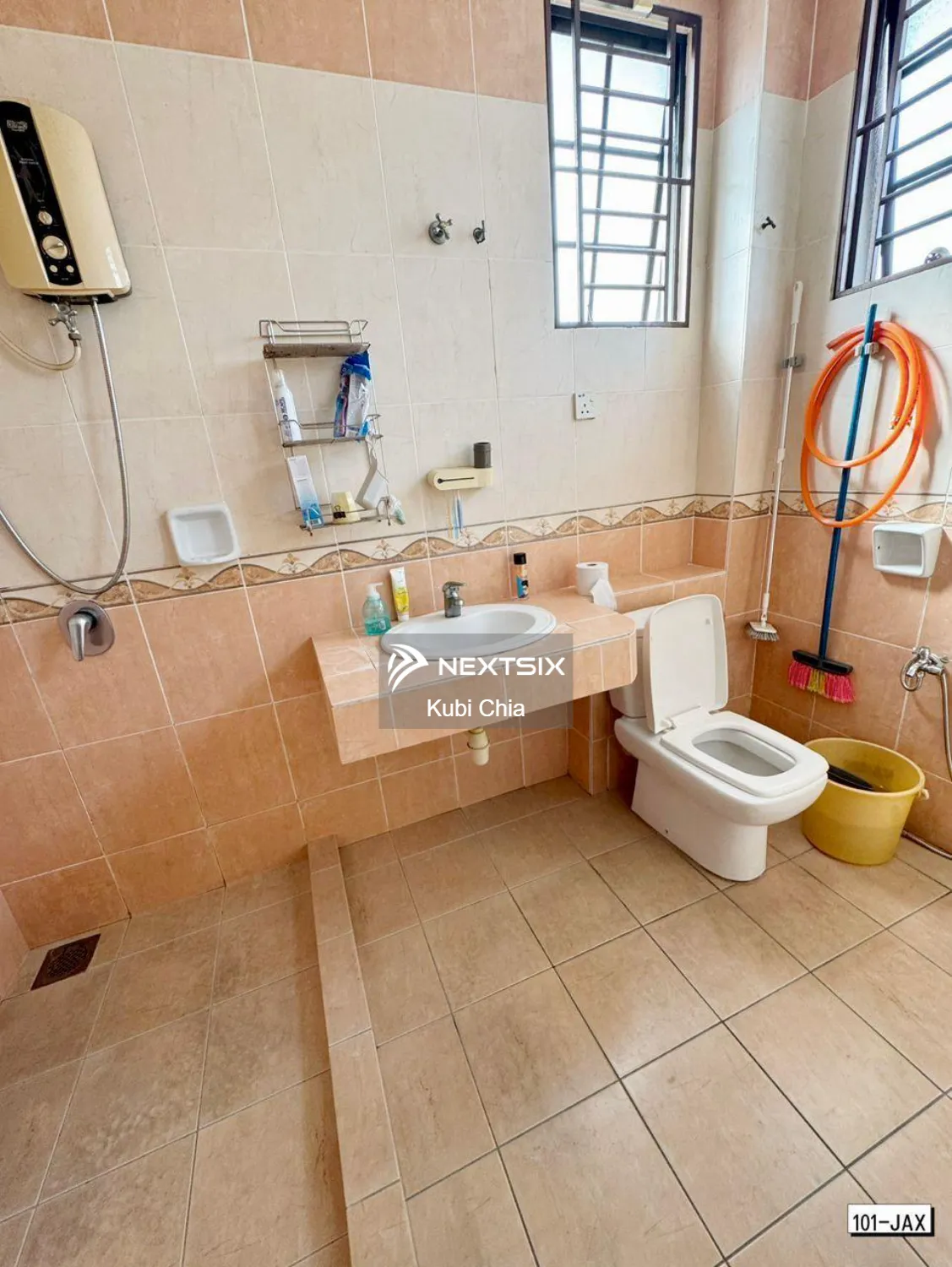 Semi-detached House For Sale in Bandar Bukit Tinggi Selangor - Image 6