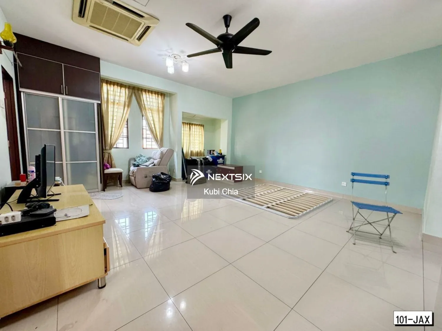 Semi-detached House For Sale in Bandar Bukit Tinggi Selangor - Image 7