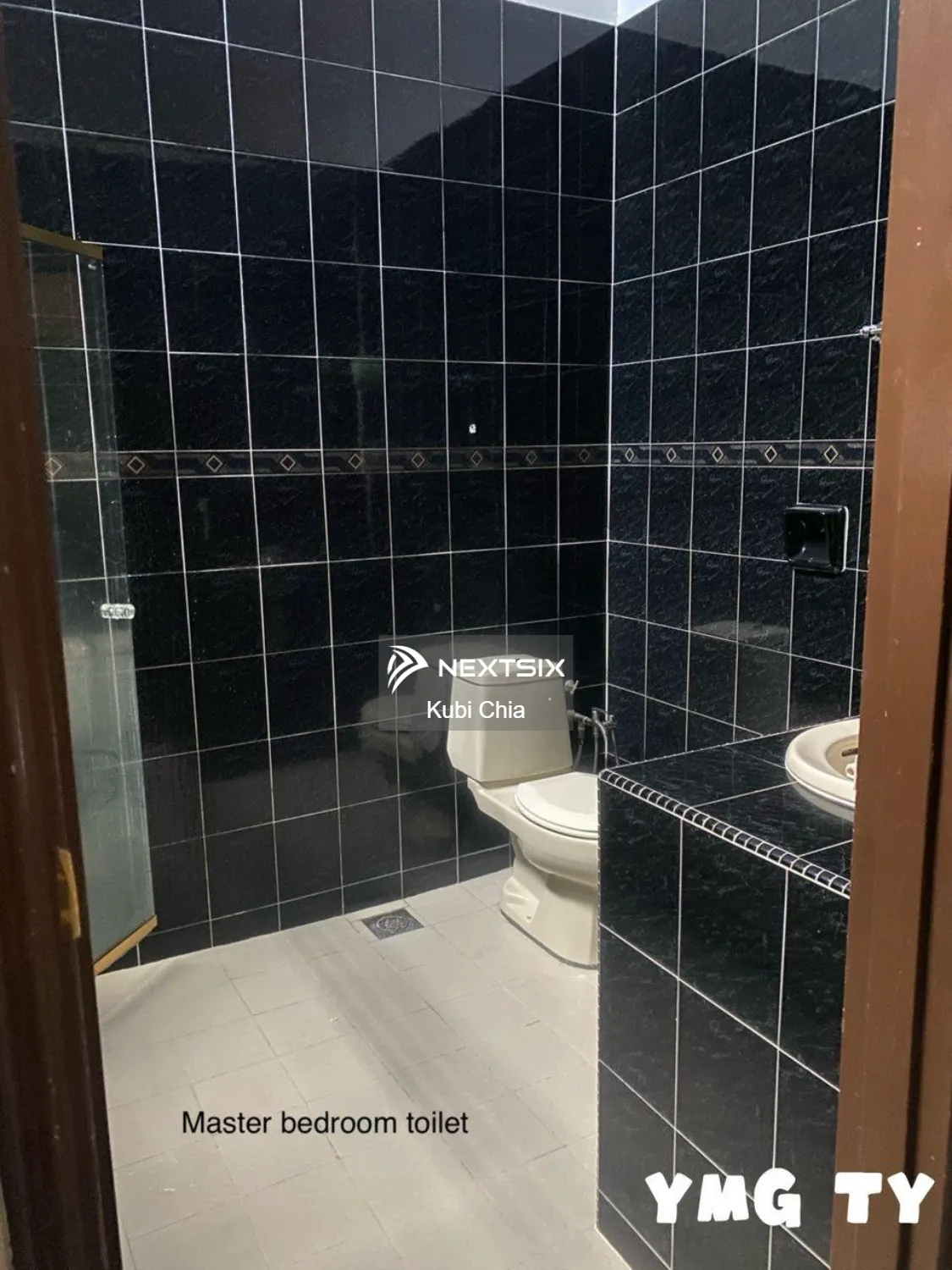 Semi-detached House For Sale in Klang Selangor - Image 12