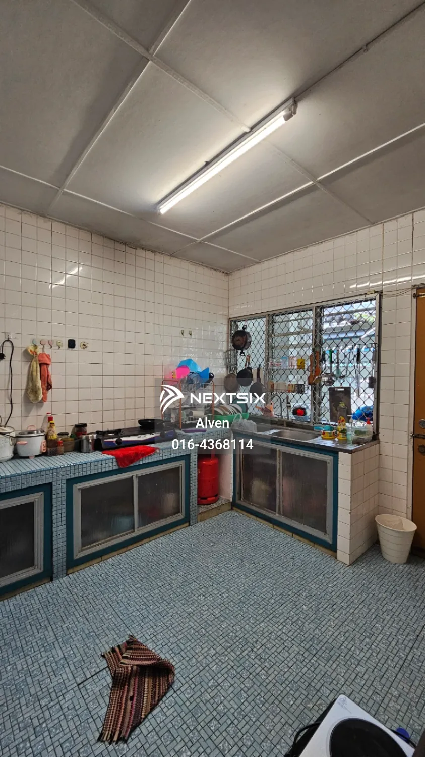 Semi-detached House For Sale in Kuching Sarawak - Image 6