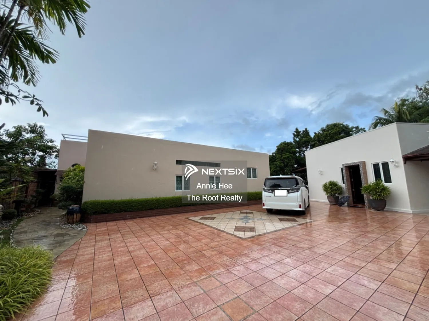 Bungalow For Rent in Likas Sabah - Image 8