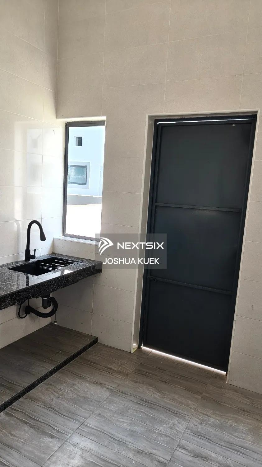 Semi-detached House For Sale in Ayer Tawar Perak - Image 13