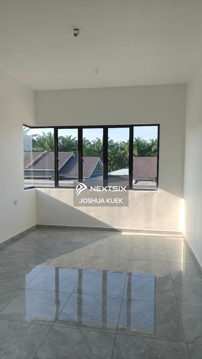 Semi-detached House For Sale in Ayer Tawar Perak - Image 19