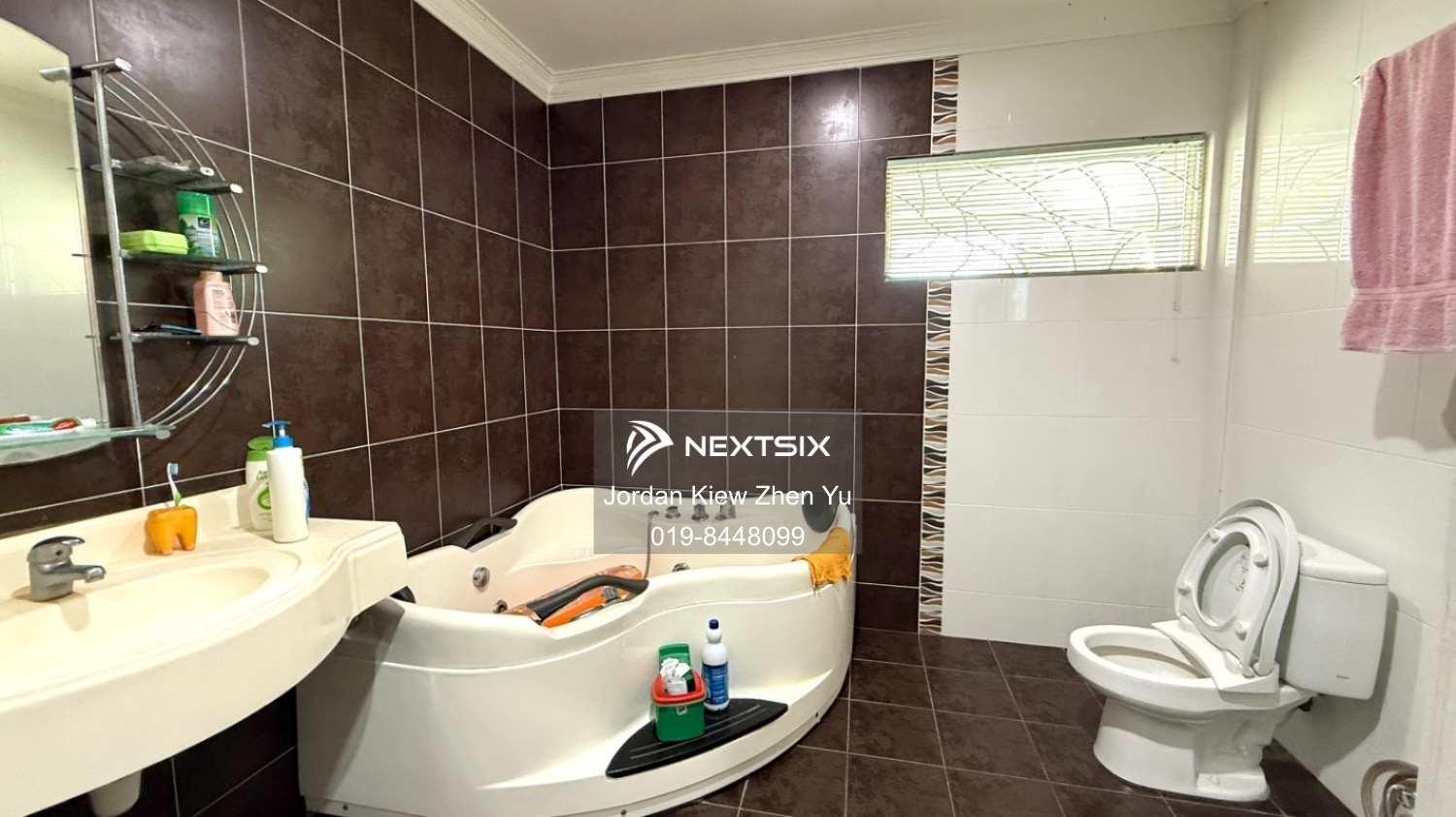 Bungalow For Sale in Kuching Sarawak - Image 11