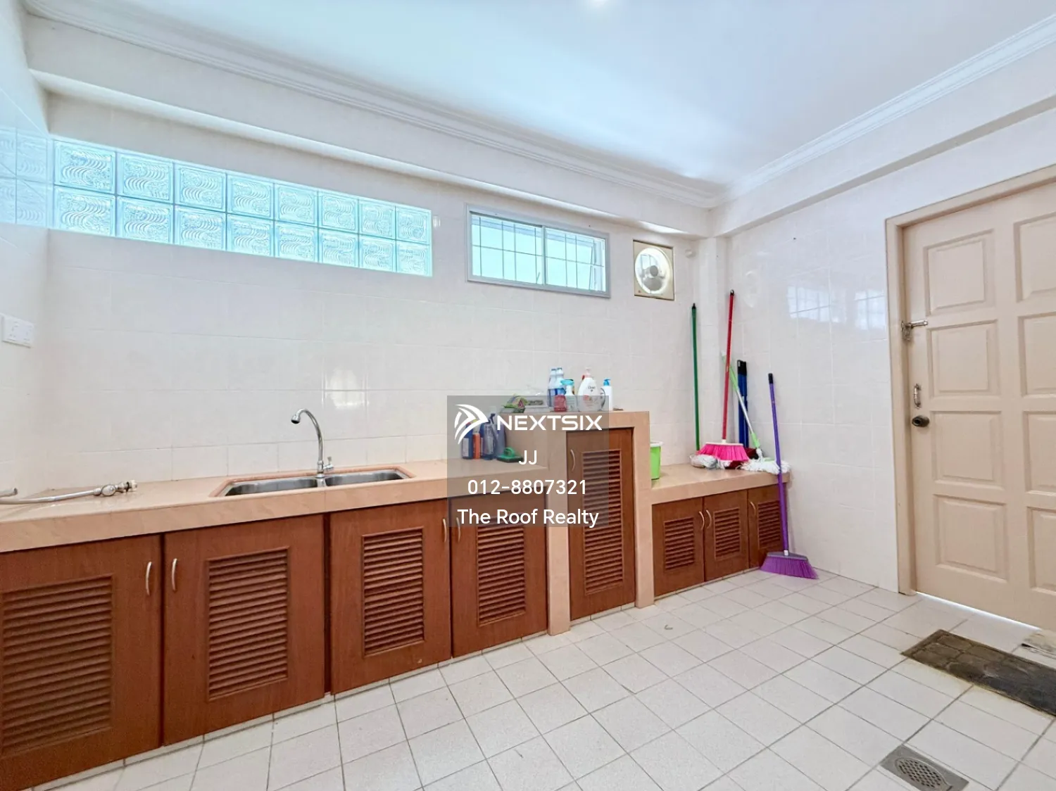 Semi-detached House For Sale in Kuching Sarawak - Image 11