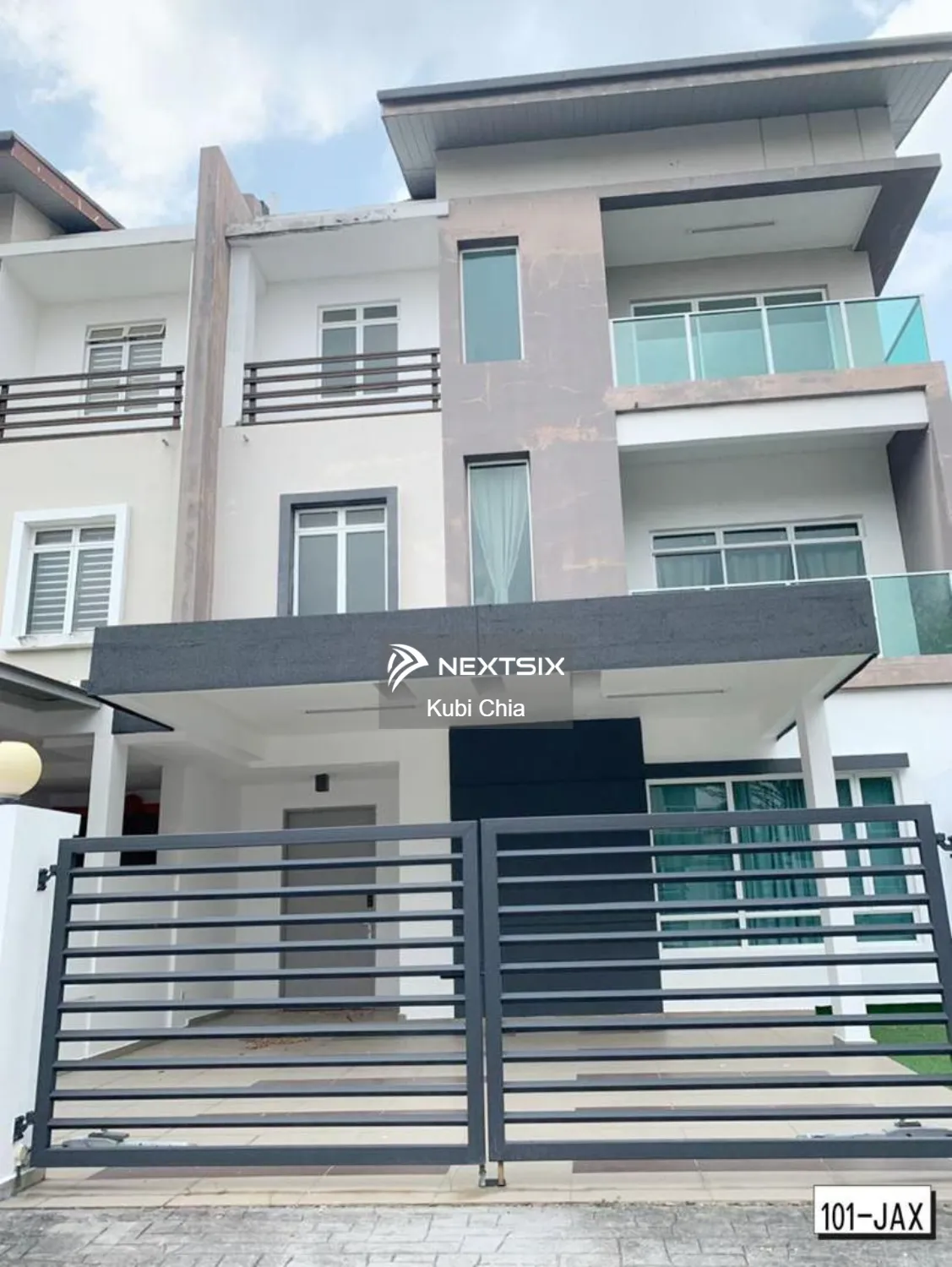 Semi-detached House For Sale in Klang Selangor