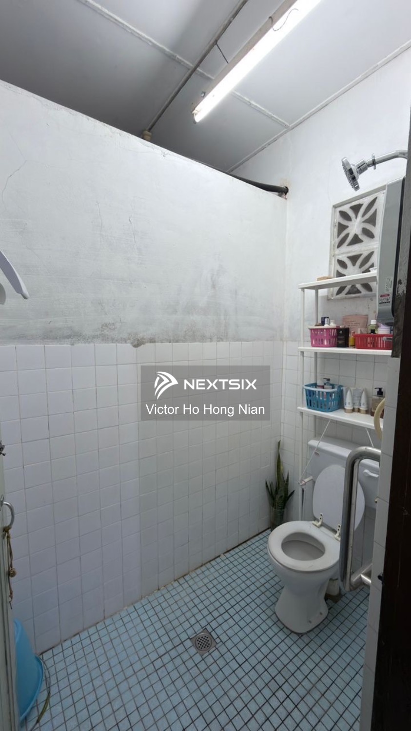 Bungalow For Sale in Kuching Sarawak - Image 7