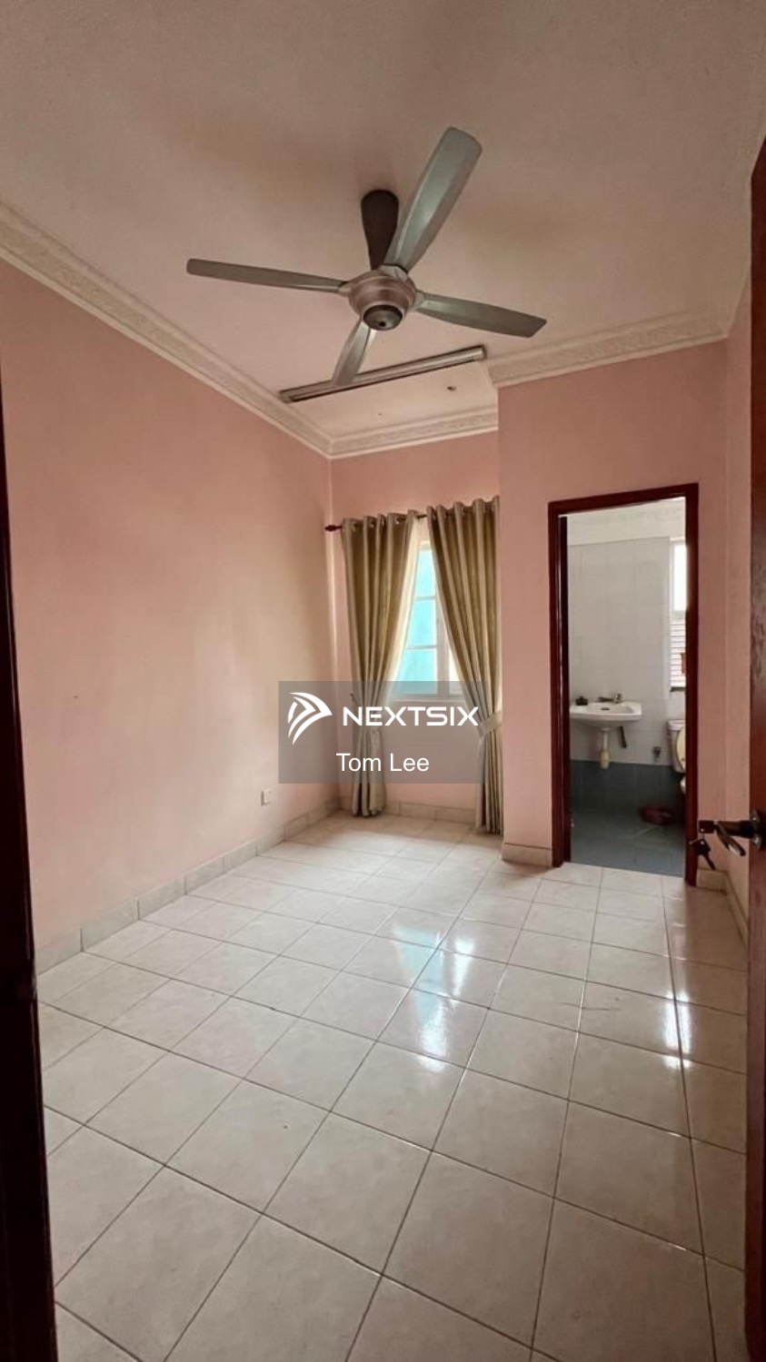 2-sty Terrace/Link House For Sale in Bandar Botanic Selangor - Image 5